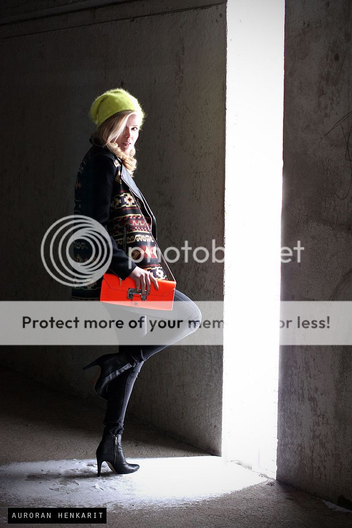 photo lumi_fluro-aurora.jpg
