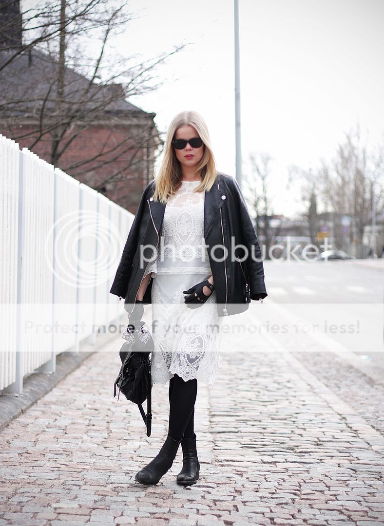 photo zara-lace-dress.jpg